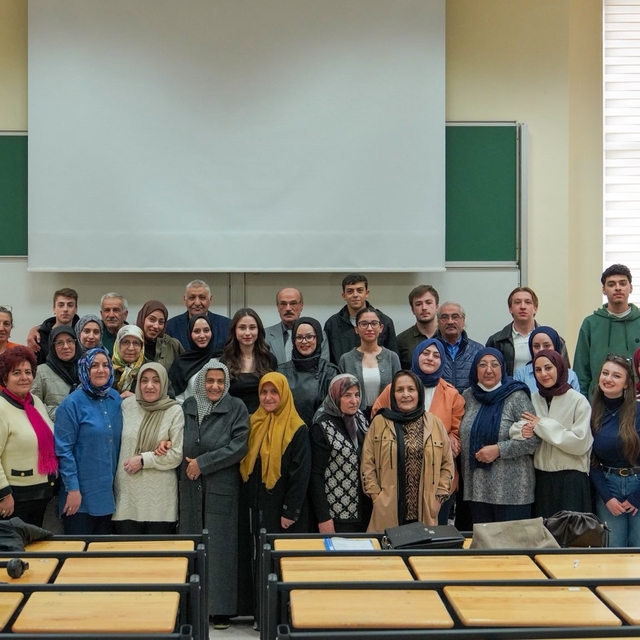 Gençler sordu, tecrübe konuştu