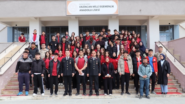 Erzincan'da 882 öğrenciye jandarma akademisi tanıtıldı