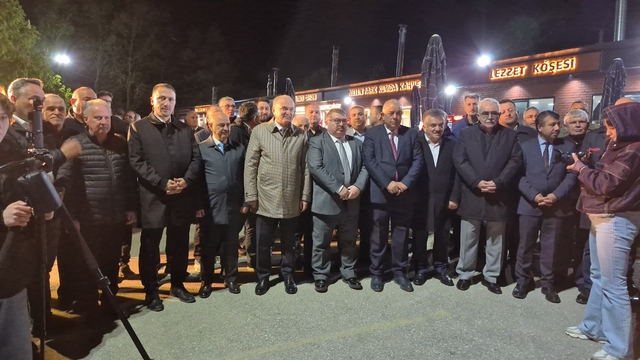 Başkan Özlü "Bu şehrin çehresini değiştirmeye kararlıyız"
Kokoreç tutkunlarının yeni adresi törenle açıldı