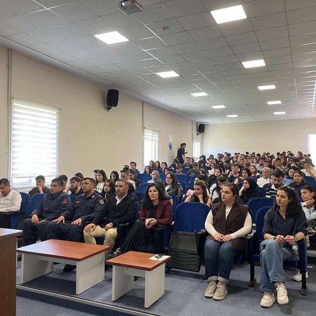Öğrenci ve öğretmenlere bağımlılıkla mücadele eğitimi