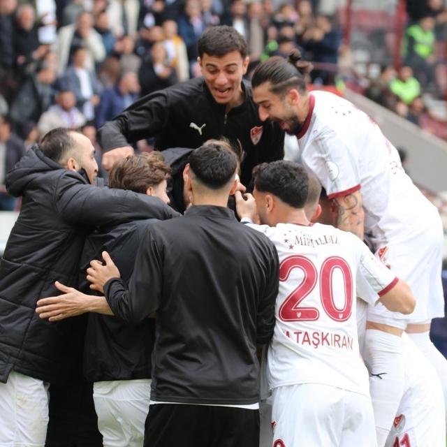 Elazığspor 21 futbolcuyla Adana'ya gitti