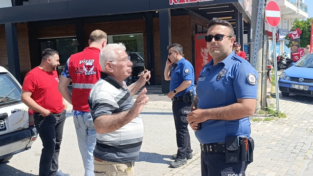 Hem suçlu hem alıngan sürücü: "Beni gördü, istese çarpmazdı"
Girilmez tabelasına rağmen sokağa girdi, kaza yapınca tepkisi "Bu adam ta şuradan geldi, beni gördü istese çarpmazdı" oldu
