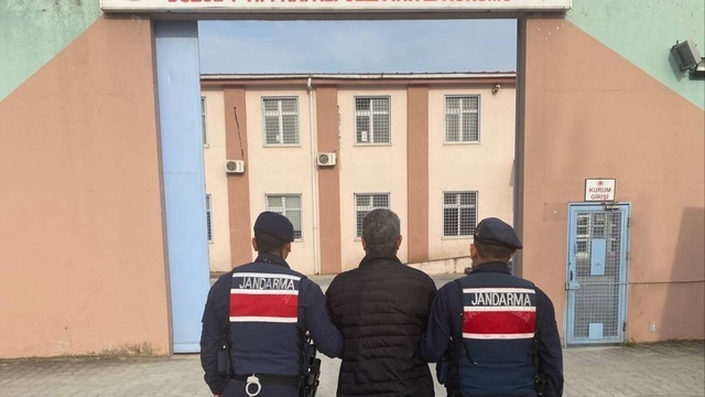 Aranan 39 kişi yakalandı, 20'si tutuklandı
