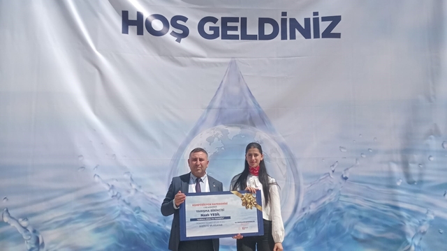 Beylikova'daki öğrenciden kompozisyon dalında önemli başarı
Nazlı Yeşil, 75 bin eserin yer aldığı Su Verimliliği Yarışması'nın birinci oldu