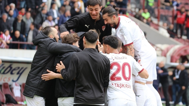 Elazığspor 21 futbolcuyla Adana'ya gitti