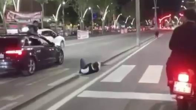 Batman'da domuz dehşeti: Yayaya çarpıp yaraladı, trafiğin altını üstüne getirdi