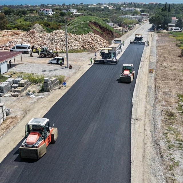Aydın genelinde eş zamanlı yol çalışmaları sürüyor