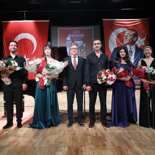 Türk Devletleri Piyanistleri Konseri'nde piyano resitali