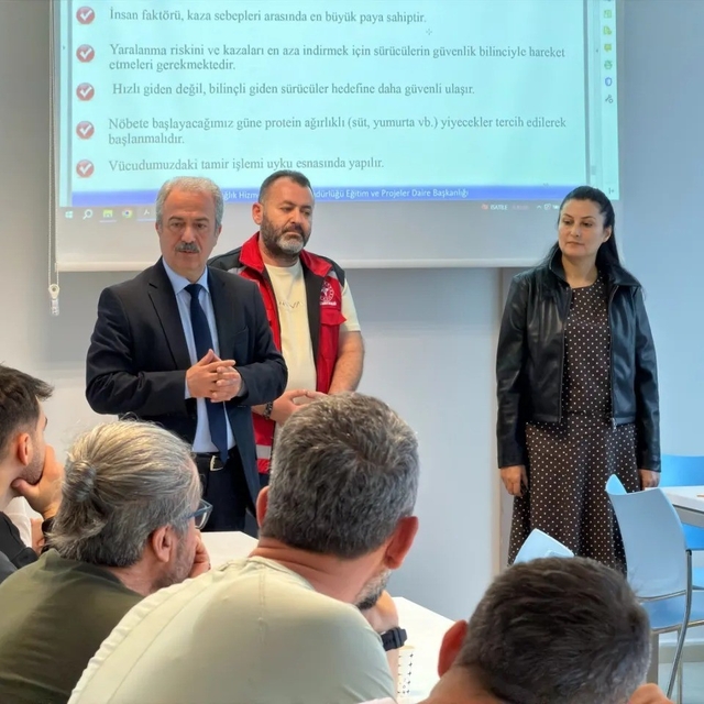 Sinop'ta ambulans sürücülerine güvenli sürüş eğitimi
