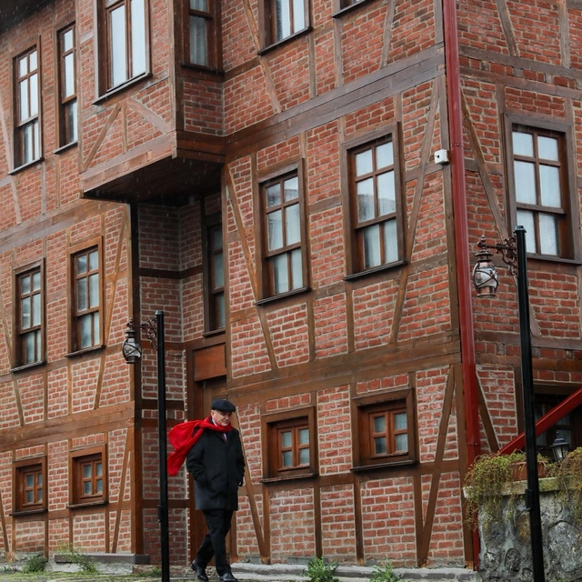 Belediye başkanı şiir okudu, ilçenin tarihi geçmişi canlandı
Mısralar Başka...