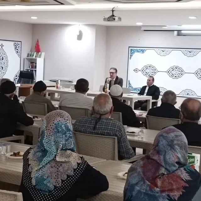 Hacı adaylarına kutsal yolculuk öncesi bilgilendirme