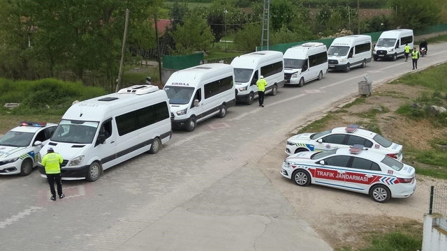 Erbaa'da kurallara uymayanlara servis sürücülerine ceza yağdı