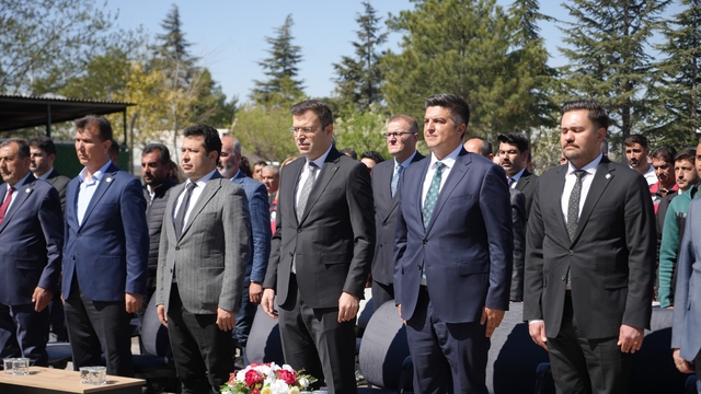 Niğde'de üreticilere tohum ve çilek fidesi desteği: 522 üreticiye dağıtım yapıldı