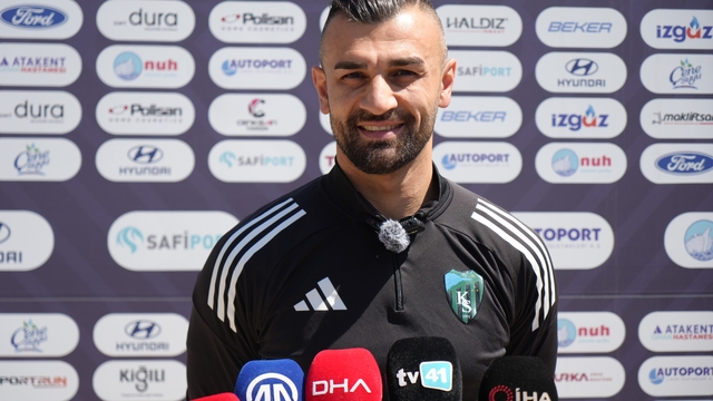 Serdar Dursun: "Yurt içinden ve yurt dışından bazı kulüpler benimle iletişime geçiyor"
Kocaelispor'un golcü oyuncusu Serdar Dursun:
"Milli takım hedefim olduğu için kalan maçları iyi geçirmek istiyorum"