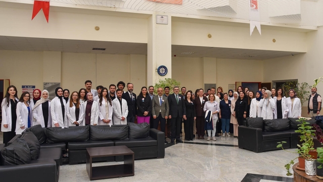 BŞEÜ'de Beyaz Önlük Giyme Töreni coşkuyla gerçekleşti