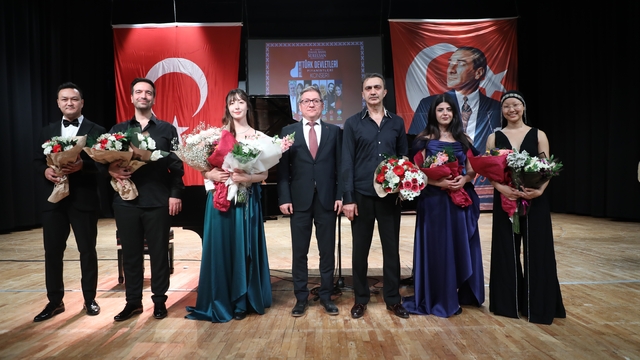 Türk Devletleri Piyanistleri Konseri'nde piyano resitali