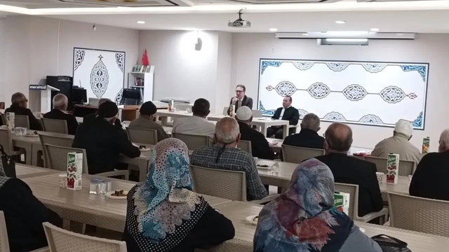 Hacı adaylarına kutsal yolculuk öncesi bilgilendirme