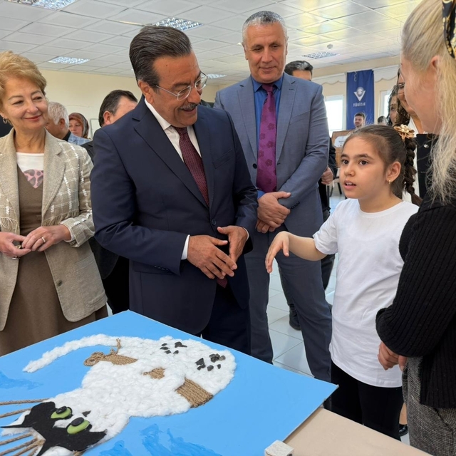 Burhaniye'de özel öğrencilerin düzenlediği bilim fuarı ilgi gördü