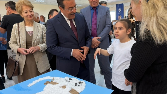 Burhaniye'de özel öğrencilerin düzenlediği bilim fuarı ilgi gördü