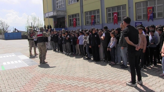 Siirt'te "Çocuk Gelişsin Dünya Değişsin" Projesi