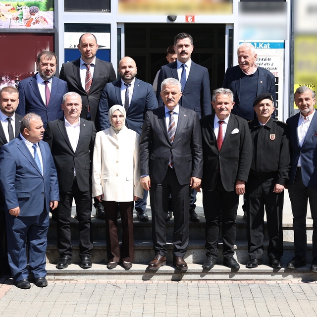 Vali Makas'tan Cumayeri'ne sorunları yerinde dinledi