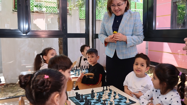 Şahin, "şehrim okulum" projesi kapsamında velilerle buluştu