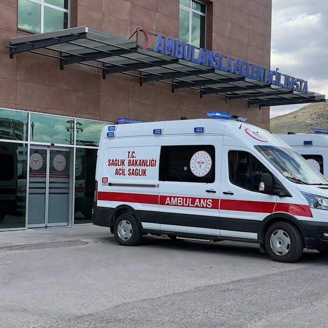 Niğde'de cezaevi inşaatından düşen işçi yaralandı
