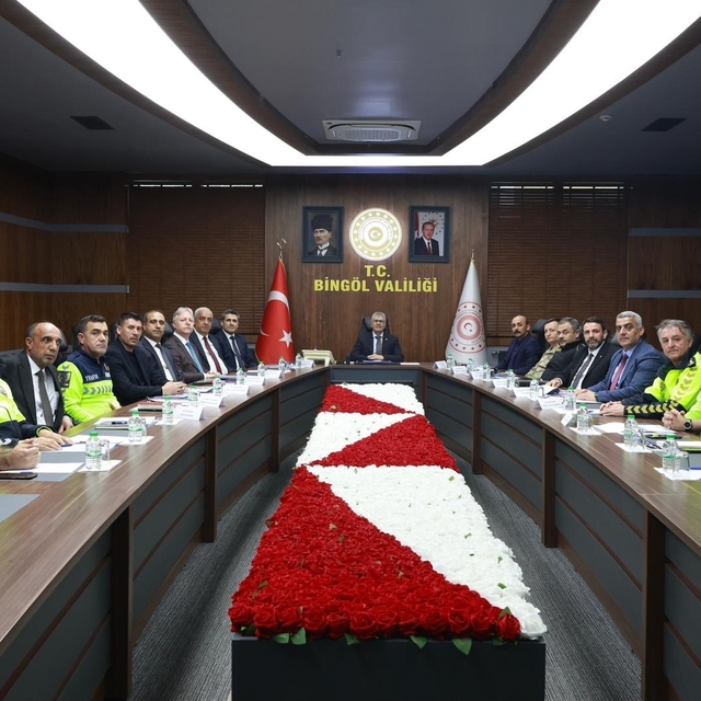Bingöl'de İl Trafik Komisyonu, güvenli ulaşım için bir araya geldi