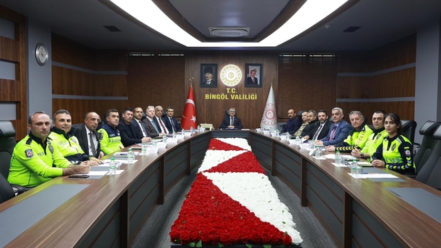 Bingöl'de İl Trafik Komisyonu, güvenli ulaşım için bir araya geldi