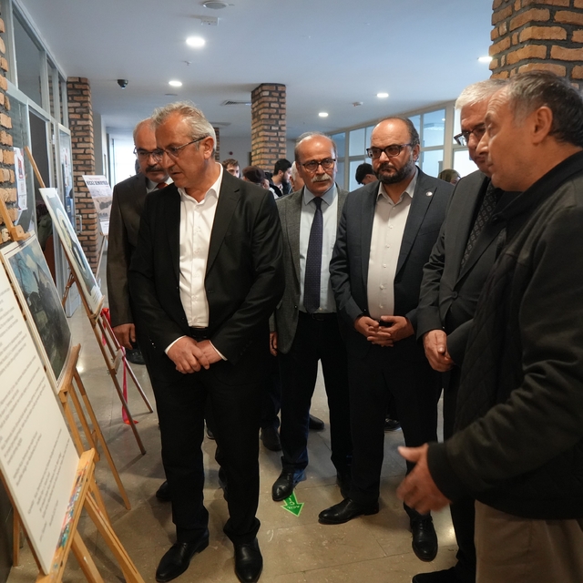 Hicaz Demiryolu'nun tarihine fotoğraflar ve belgelerle
Üniversite öğrencile...