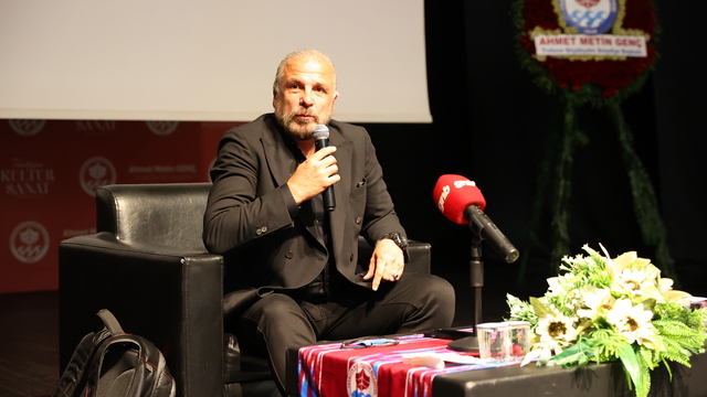 Trabzon'da "Yeni Dünya Düzeninde Türkiye'nin Yeri" konferansı düzenlendi