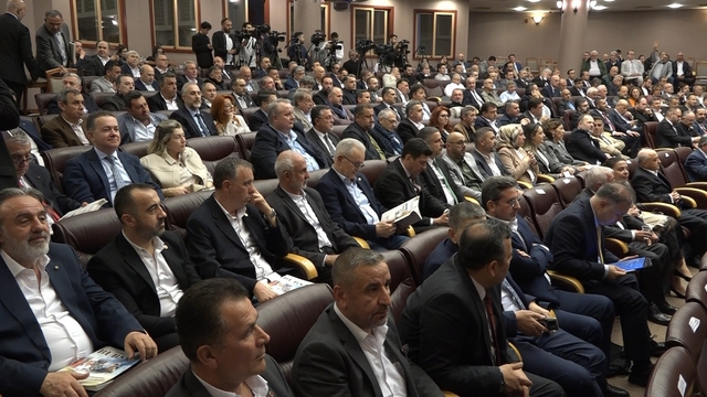 Bakan Bolat, Bursa'da iş adamlarıyla bir araya geldi