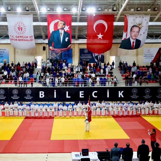 63 ilden 355 sporcu judo şampiyonası için Bilecik'te mücadele ediyor