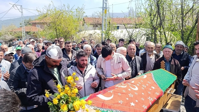 Kazada hayatını kaybetti, karnındaki çocuğu ile toprağa verildi