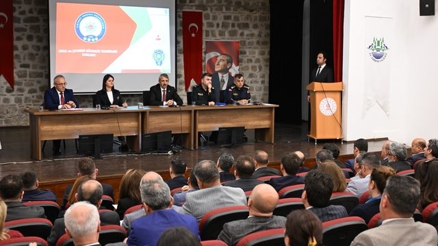 Edirne'de okul güvenliği değerlendirme toplantısı yapıldı