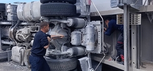 Van'da tır devrildi: 1 yaralı