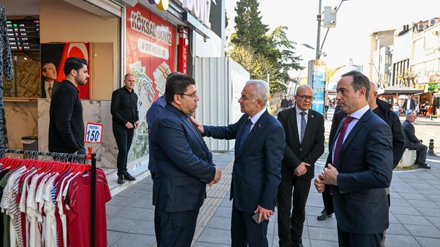 Kırklareli Valisi Turan, Lüleburgaz'da esnaf ziyaretinde bulundu