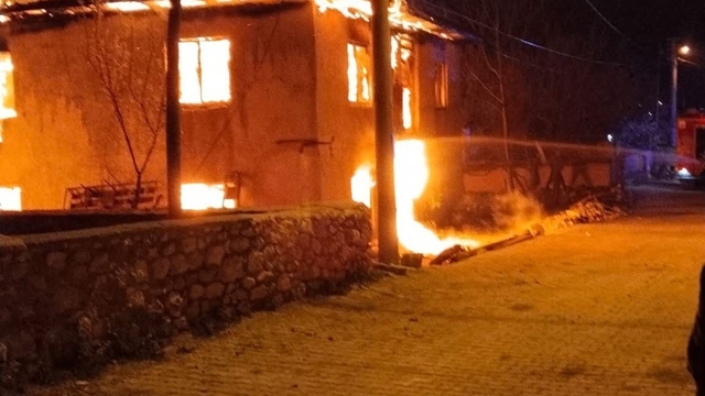 Burdur'da evde yangın paniği
