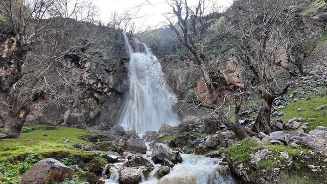 Şırnak'ta baharla birlikte şelaleler coştu