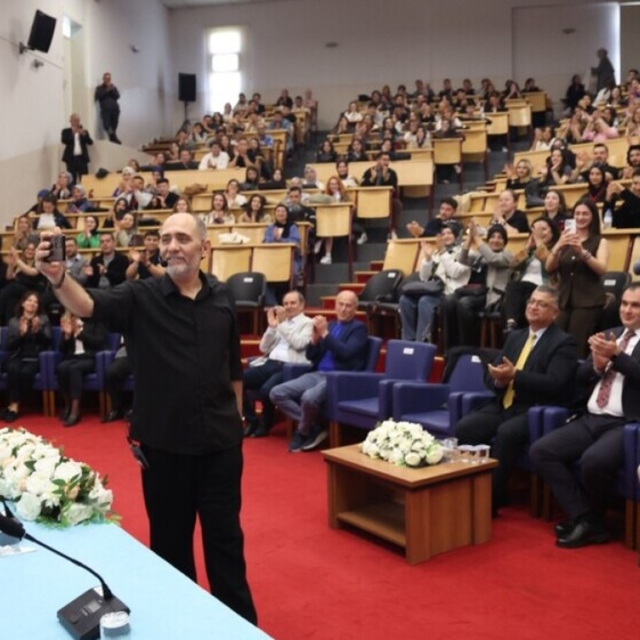 Kütahya'da "Neyin Peşindesin" konulu söyleşi