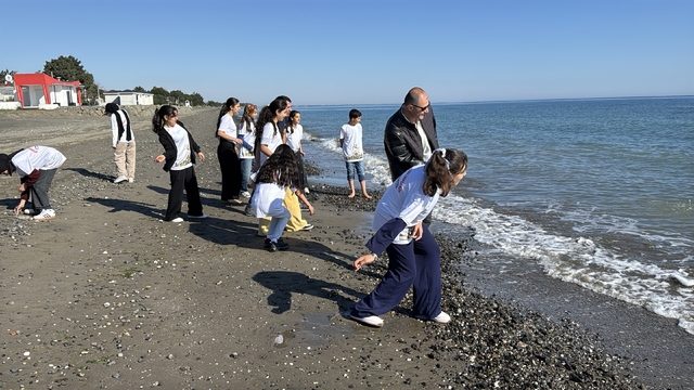 Kardeş okul projesiyle Diyarbakır'dan Samsun'a gelen öğrenciler ilk kez deniz gördü