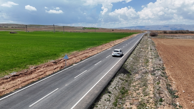 Kayseri Büyükşehir Belediyesi, Bünyan'da 22 kilometrelik grup yolunu yeniledi