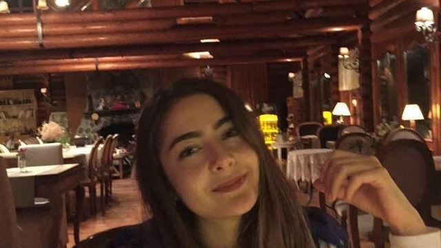 Kadın avukat ablası adına açtığı davayı geri çekmediği için öldürülmüş
Genç avukat, ablasının 5 milyonluk meyve kasası alacağına ilişkin açtığı davayı geri çekmeyince canından oldu
