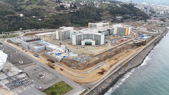 Trabzon Şehir Hastanesi inşaatında alt yapı çalışmaları sürüyor
Şehir Hastanesi için atık su terfi merkezi inşa edilirken, hastanede günlük yaklaşık bin 200 metreküp atık su oluşması bekleniyor