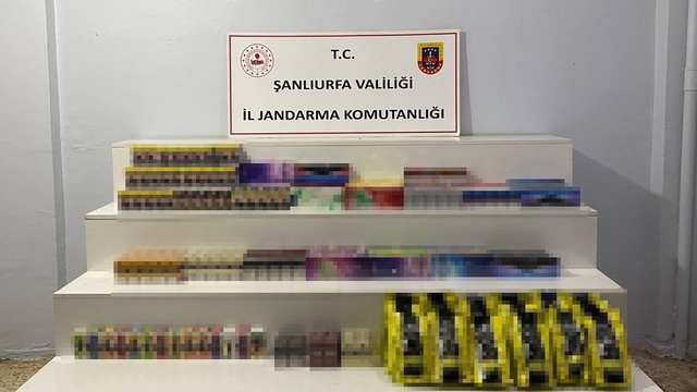 Şanlıurfa'da yol kontrolünde 8 bin 958 paket gümrük kaçağı sigara ele geçirildi