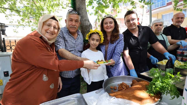 Minik Zeynep'in çiğköfte hayali gerçek oldu