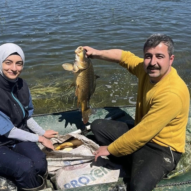Gölette kaçak avcılığa geçit yok: Yasa dışı ağ imha edildi