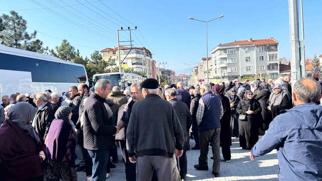 Tavşanlı'da Hacı adayları dualarla uğurlandı