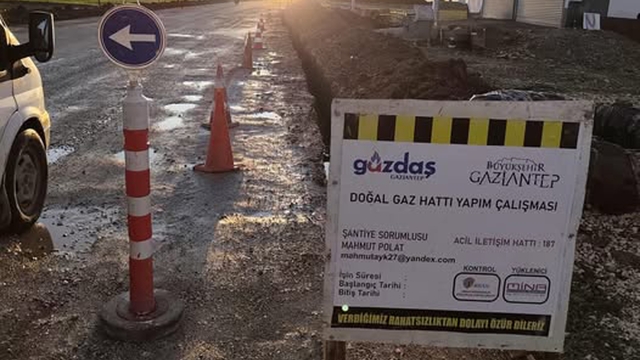 Vatandaşlardan GAZDAŞ'a tepki
Arabanlılar kışın çamurdan yazın ise tozdan dışarıya çıkmadıklarını söyledi.