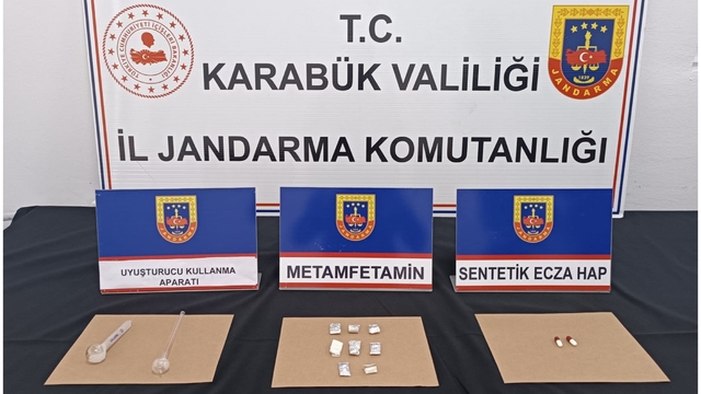 Karabük'te uyuşturucu operasyonu: 10 şüpheli yakalandı
Jandarma 3 ayrı operasyonda uyuşturucu ve suç geliri ele geçirdi